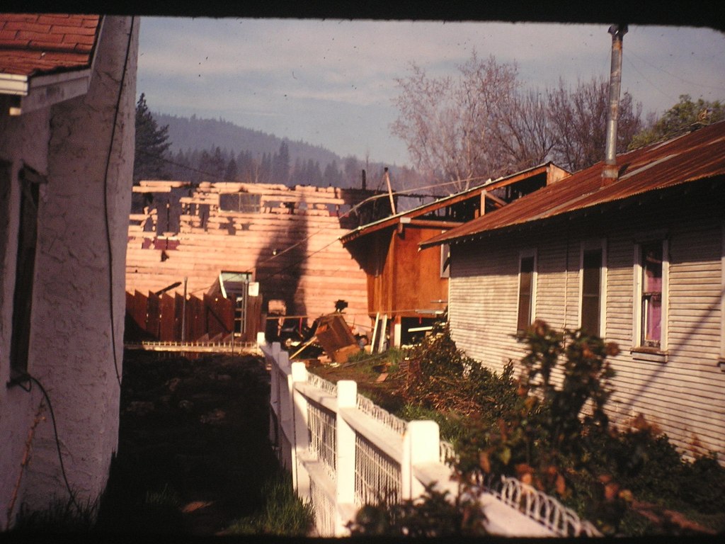 loading Gallery/Action//Ranier Club - 15apr1977/fullsize/090131 052.jpg... or select a thumbnail